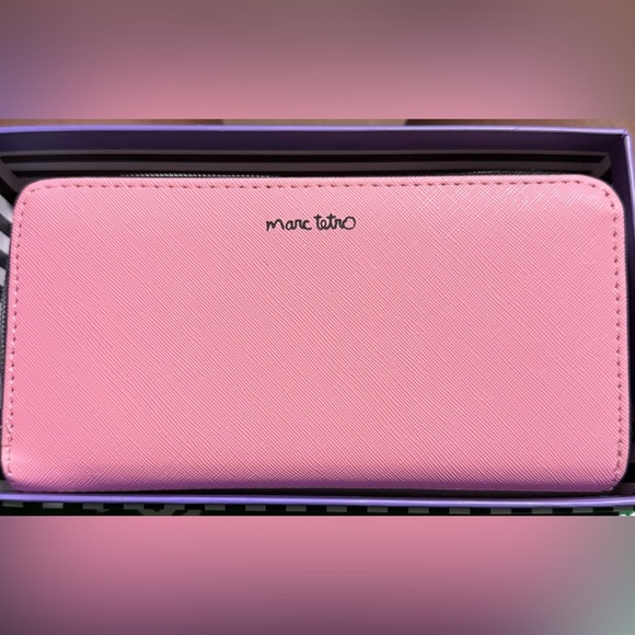 NWT Marc Tetro Large Pink Wallet with Yorkie Terrier - Picture 3 of 4